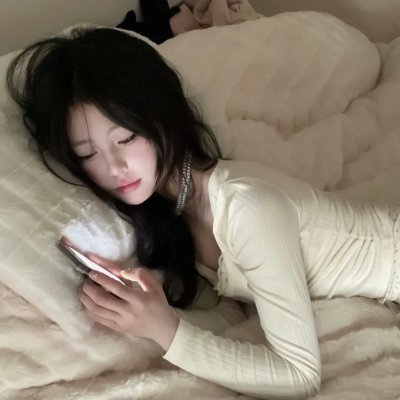 两对鸳鸯一张床